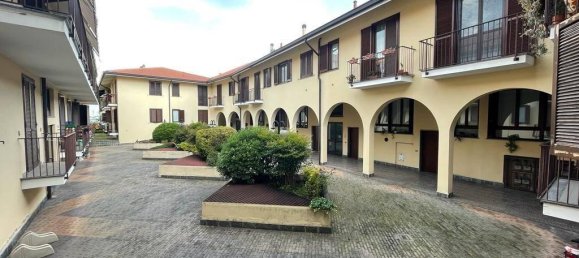 3 rooms Apartment in Villa Cortese, Italy No. 134110 2