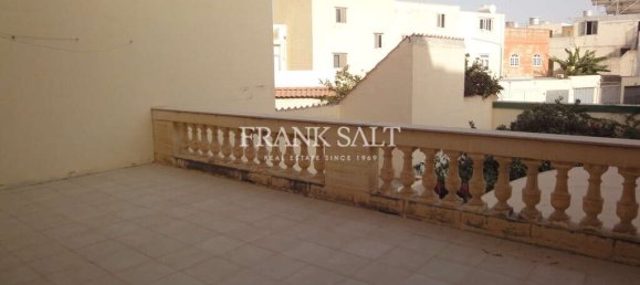 3 bedrooms House in Attard, Malta No. 3674 16
