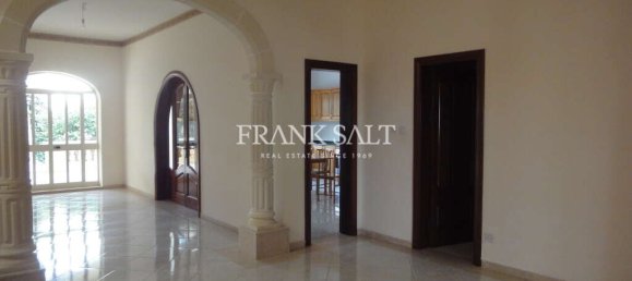3 bedrooms House in Attard, Malta No. 3674 14