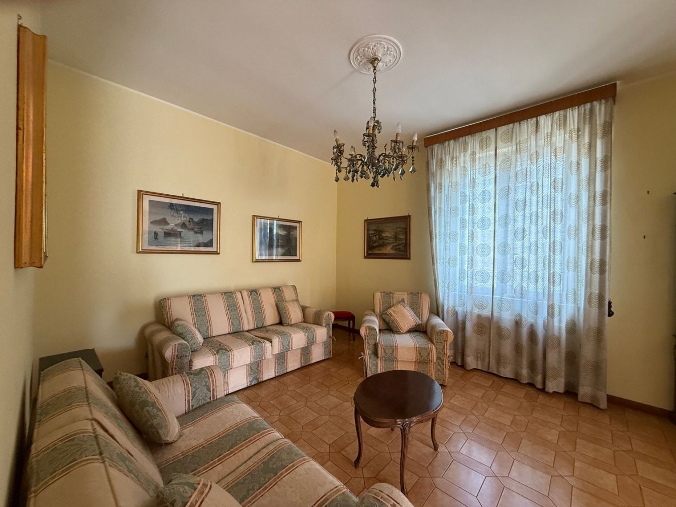 Casa de 7 habitaciónes en Frosinone, Italy No. 285958