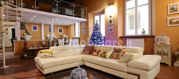 3 bedrooms Apartment in Lucca, Italy No. 11960 4