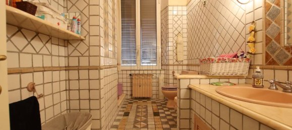 3 bedrooms Apartment in Lucca, Italy No. 11960 12