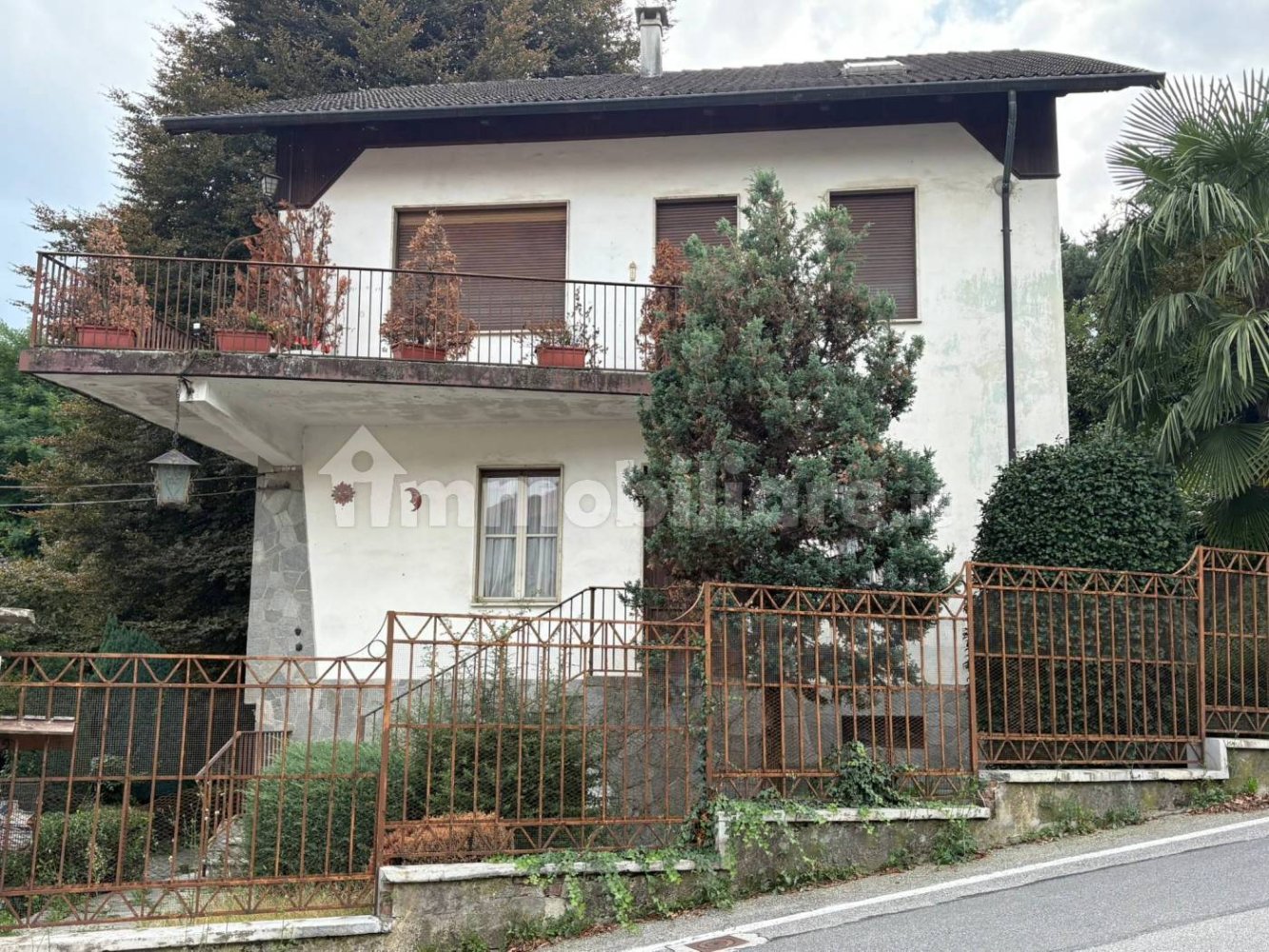 5 bedrooms Villa in Pinerolo, Italy No. 386333