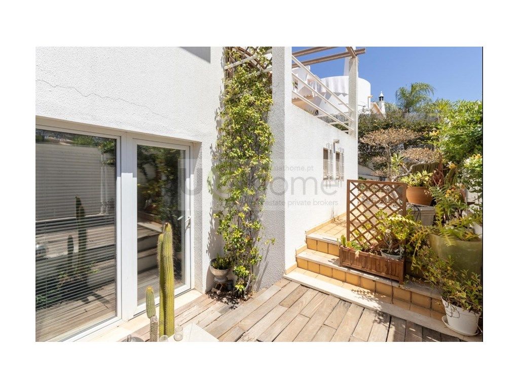 Casa de 4 dormitorios en Quarteira, Portugal No. 345705