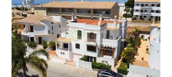 4 غرف نوم منزل في Quarteira, Portugal رقم 345705 3