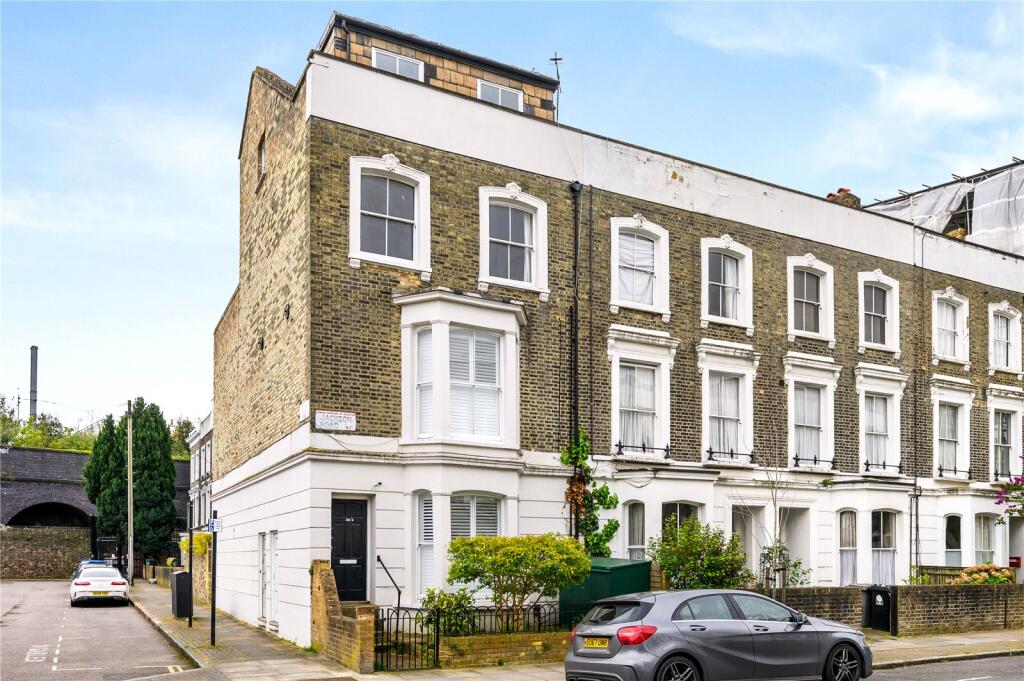 4 bedrooms Apartment in London, United Kingdom No. 5439