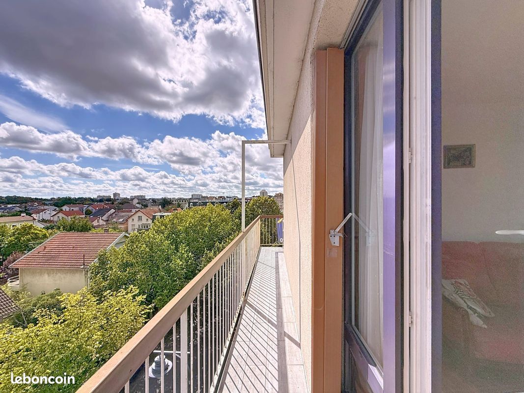 2 bedrooms Apartment in Maisons-Alfort, France No. 325387