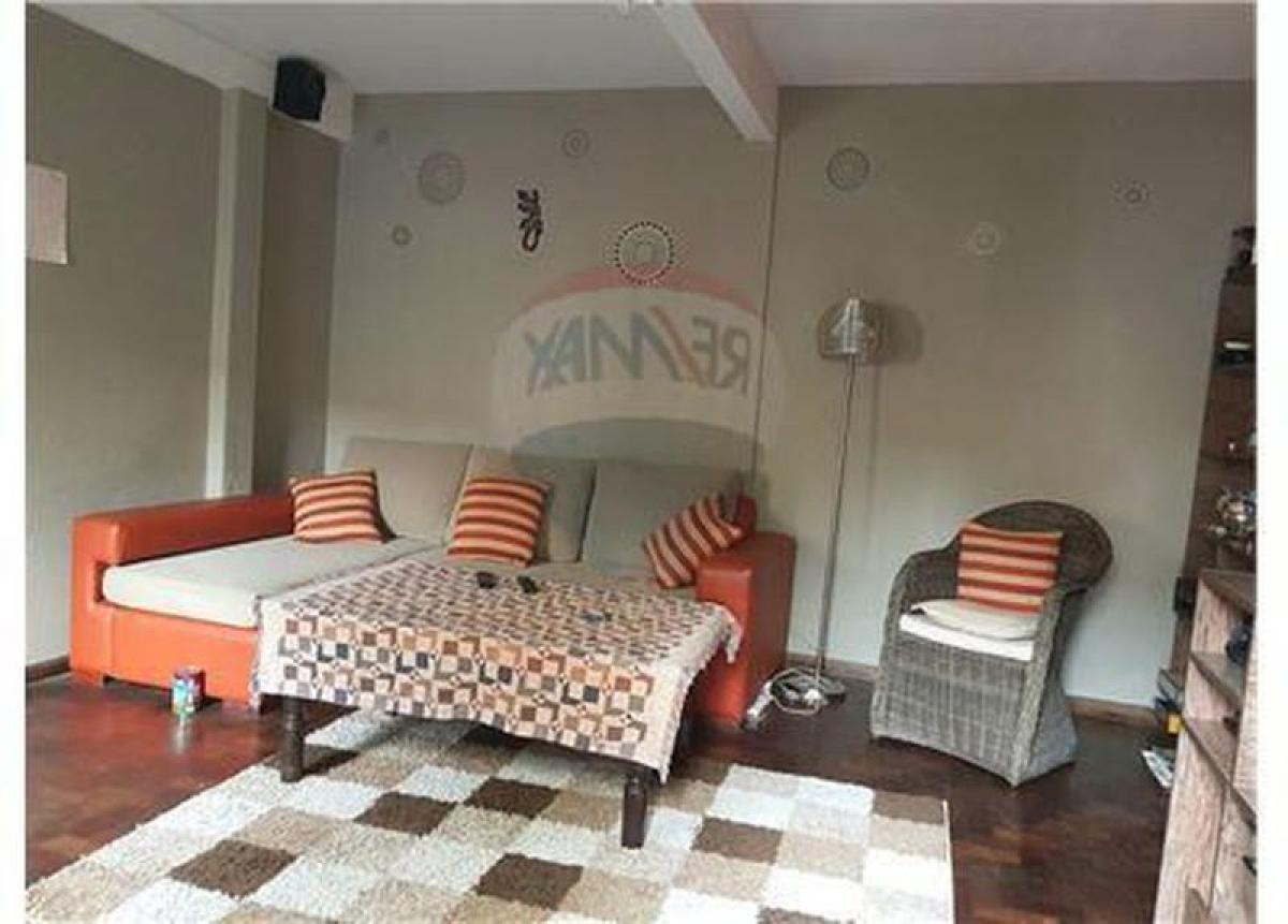 Casa de 2 dormitorios en Avellaneda, Argentina No. 12037