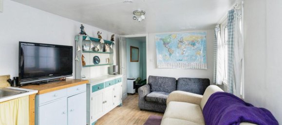 3 bedrooms House in South Hayling, United Kingdom No. 10647 48