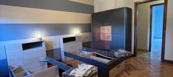 Apartamento de 3 dormitorios en Brescia, Italy No. 160365 8