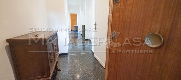 3 bedrooms Apartment in Genoa, Italy No. 377892 2
