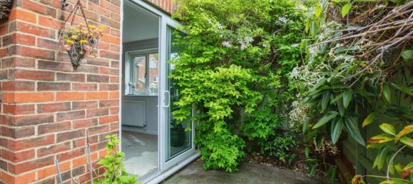 2 bedrooms Apartment in London, United Kingdom No. 10470 9