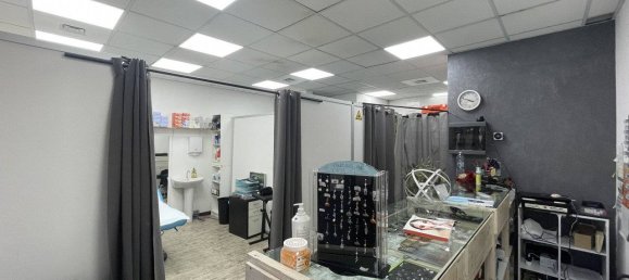 Propiedad comercial de 2 habitaciónes en Udine, Italy No. 329014 2