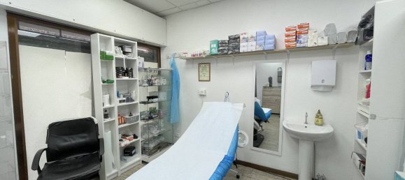 Propiedad comercial de 2 habitaciónes en Udine, Italy No. 329014 11