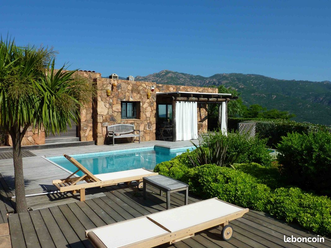 Villa de 3 dormitorios en Porto-Vecchio, France No. 152791