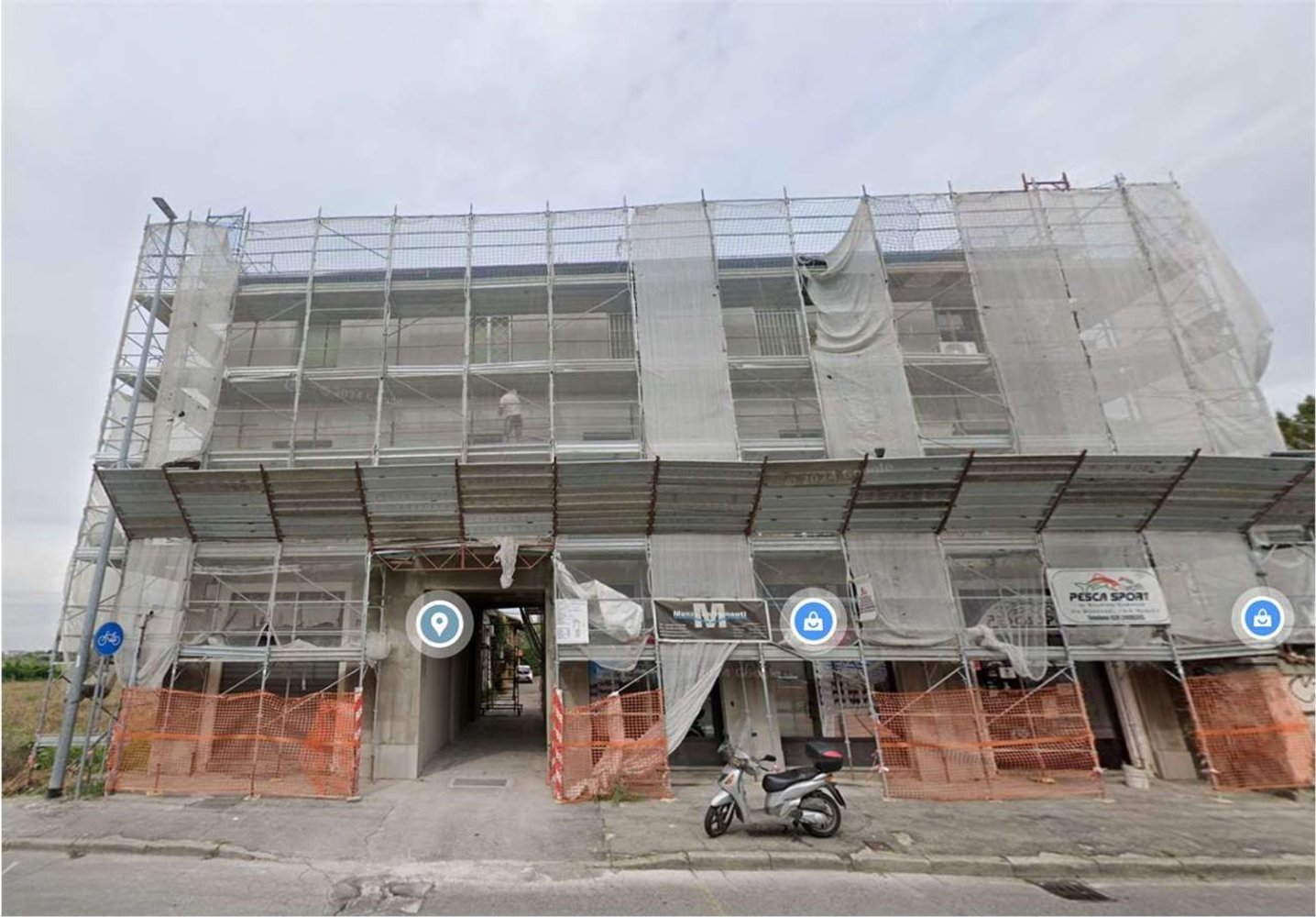 2-salle Appartement à Monza, Italy No. 186896