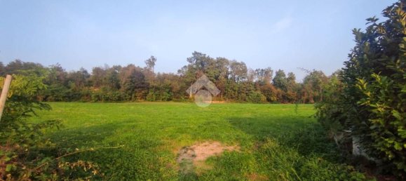 10000m² Land in Barzana, Italy No. 135376 12