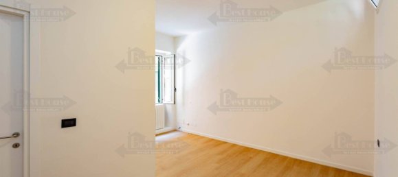 1 bedroom Apartment in Milan, Italy No. 346668 10