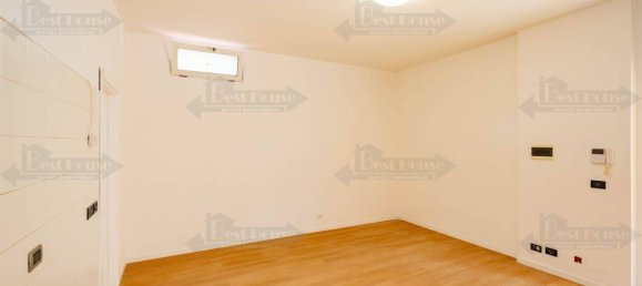 1 bedroom Apartment in Milan, Italy No. 346668 5