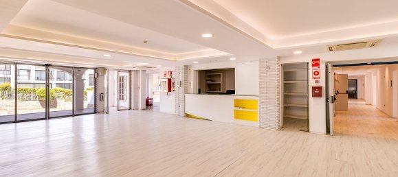 5840m² Hotel in Cadiz, Spain No. 97730 16