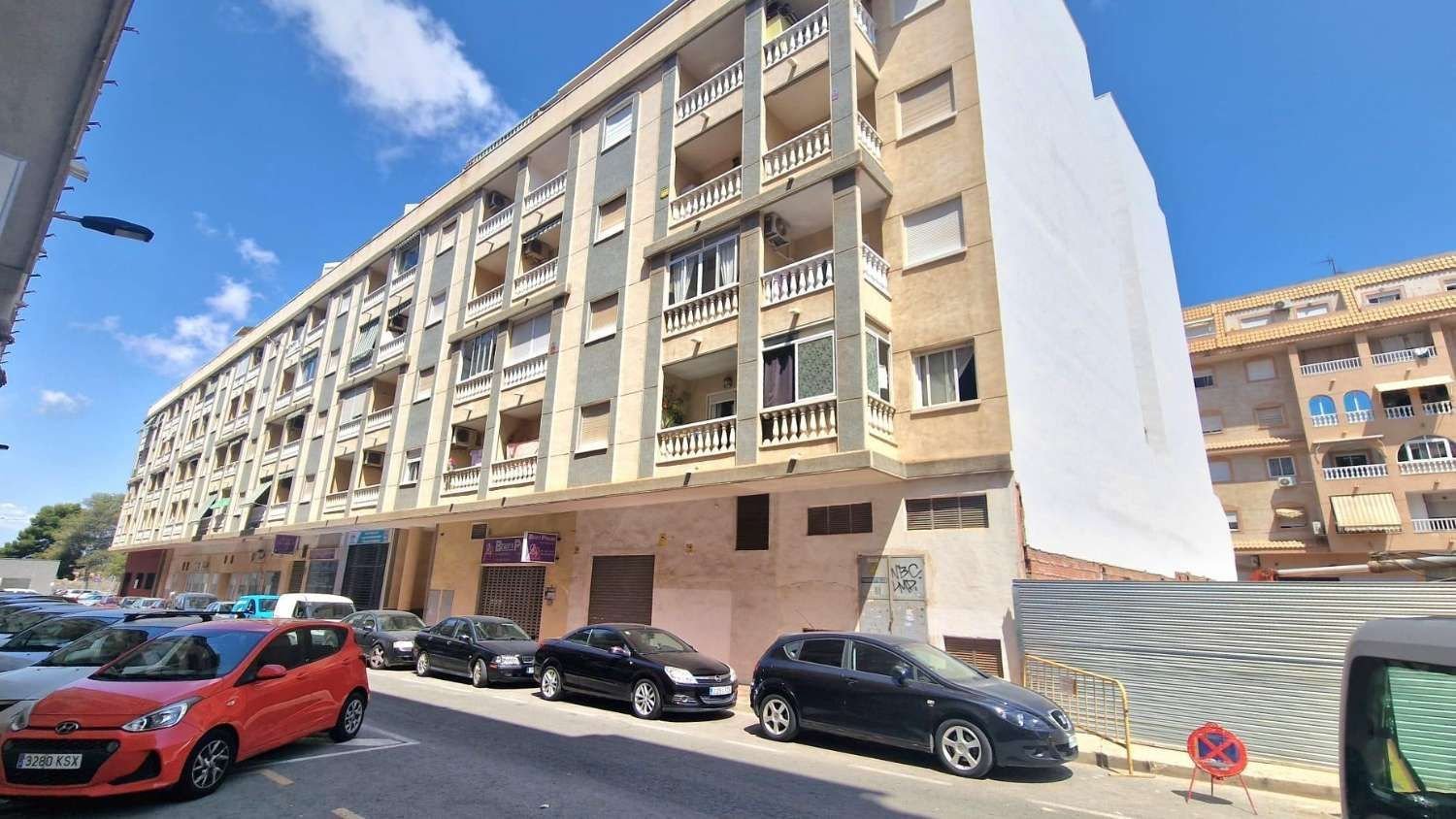 2 bedrooms Apartment in Torrevieja, Spain No. 245006