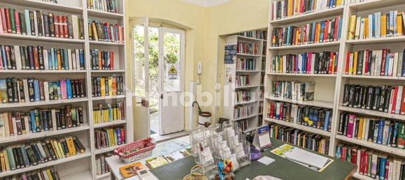 Apartamento de 2 dormitorios en Genoa, Italy No. 374004 5