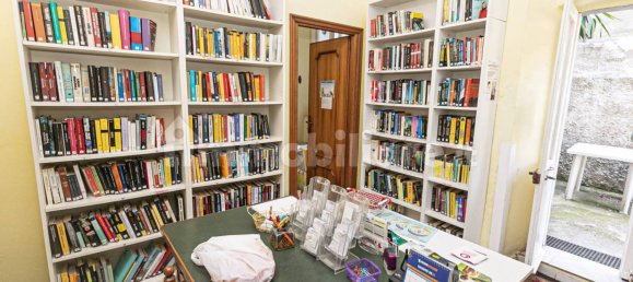 Apartamento de 2 dormitorios en Genoa, Italy No. 374004 6