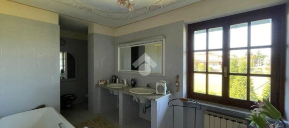 5 bedrooms Villa in Oleggio, Italy No. 342049 36