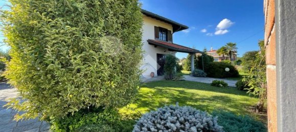 5 bedrooms Villa in Oleggio, Italy No. 342049 2