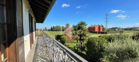 5 bedrooms Villa in Oleggio, Italy No. 342049 13