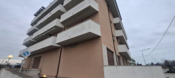 Apartamento de 4 dormitorios en Pescara, Italy No. 41819 18