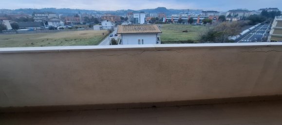 Apartamento de 4 dormitorios en Pescara, Italy No. 41819 12