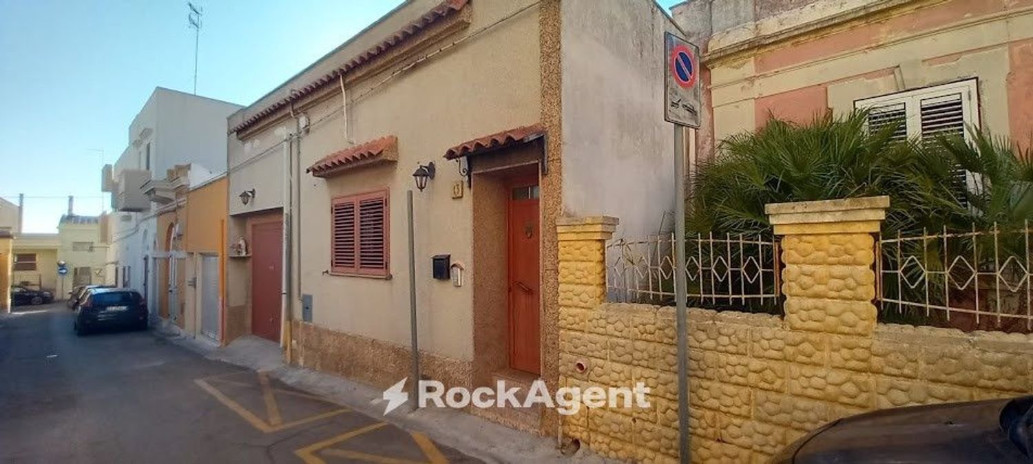 3 rooms Villa in Sannicola, Italy No. 284076