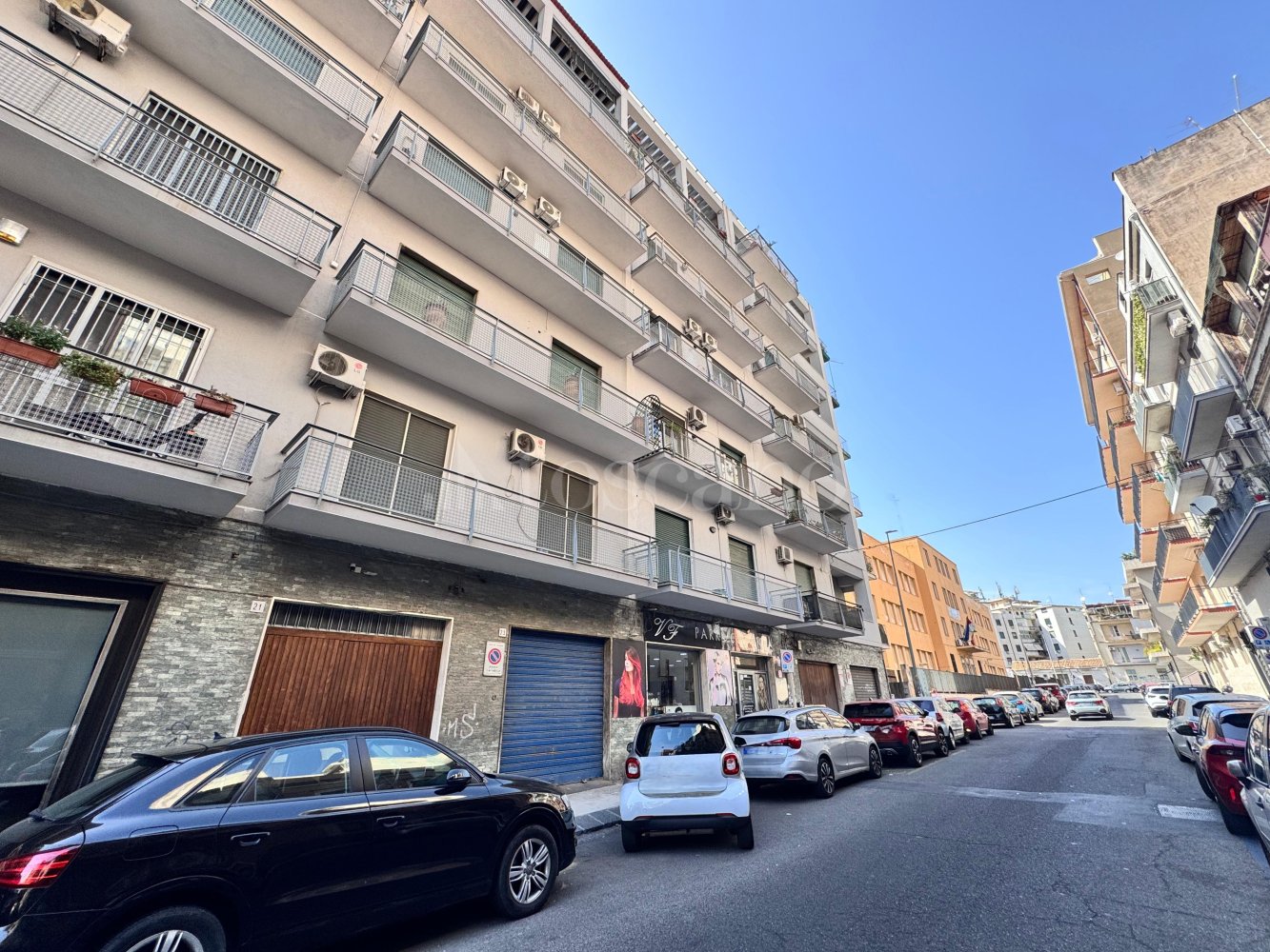 4-salle Appartement à Catania, Italy No. 324974