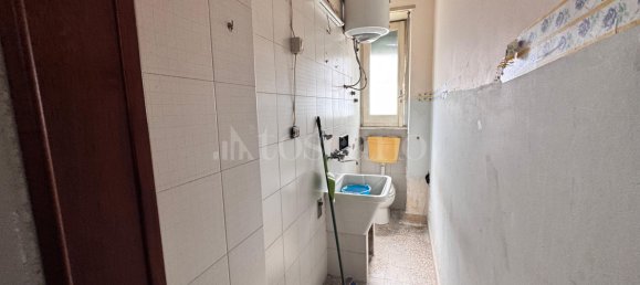 4-salle Appartement à Catania, Italy No. 324974 7