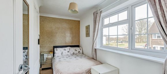 4 bedrooms Commercial property in Crawley, United Kingdom No. 6260 13