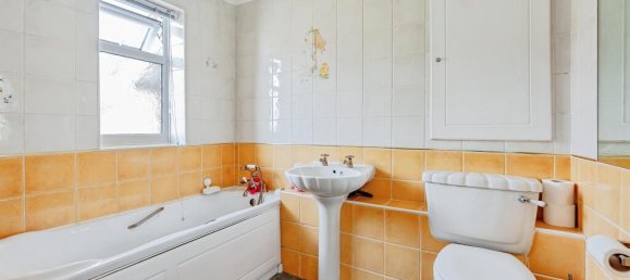 4 bedrooms Commercial property in Crawley, United Kingdom No. 6260 14