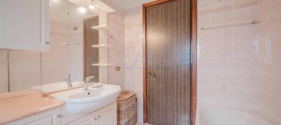 Вилла с 10 комнатами в Ноале, Италия № 30705 4