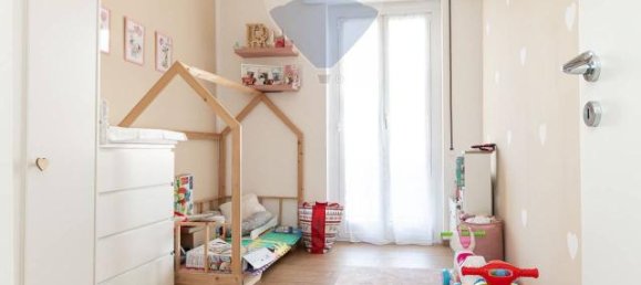 5 rooms Apartment in Genoa, Italy No. 14848 27