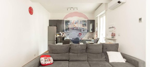 5 rooms Apartment in Genoa, Italy No. 14848 3
