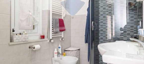 5 rooms Apartment in Genoa, Italy No. 14848 24