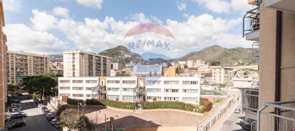 5 rooms Apartment in Genoa, Italy No. 14848 15