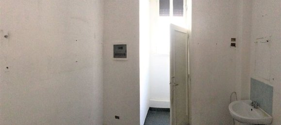 30m² Commercial property in Rome, Italy No. 3585 17