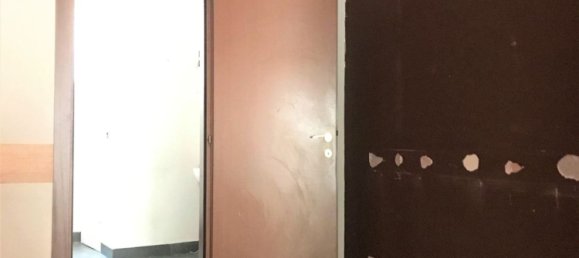 30m² Commercial property in Rome, Italy No. 3585 10