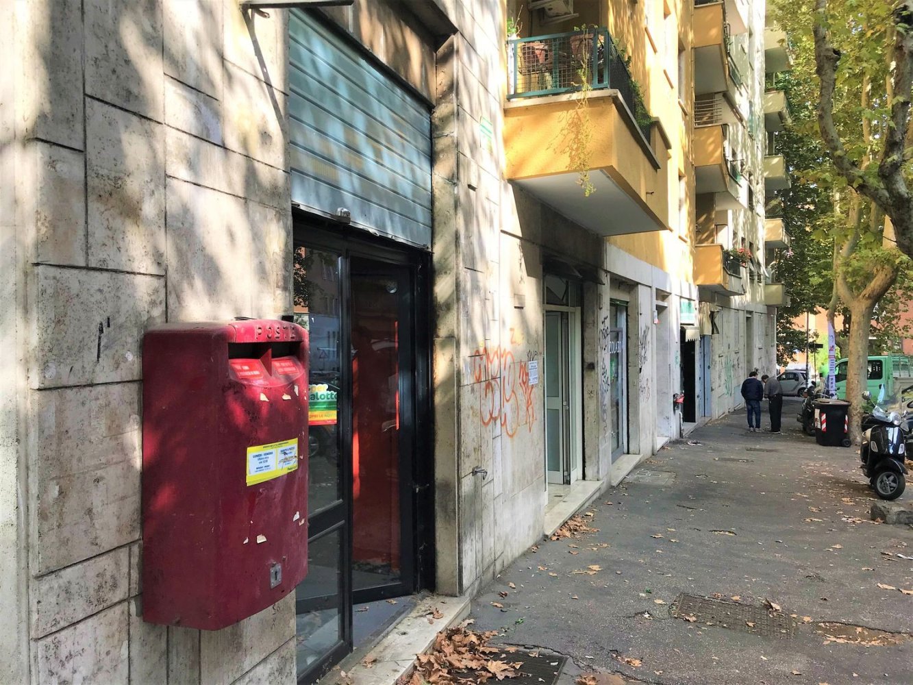 30m² Commercial property in Rome, Italy No. 3585