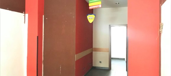 30m² Commercial property in Rome, Italy No. 3585 21