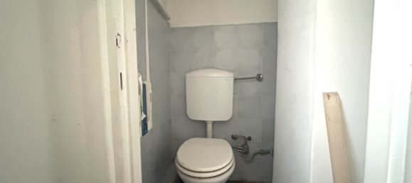 30m² Commercial property in Rome, Italy No. 3585 26