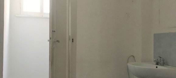 30m² Commercial property in Rome, Italy No. 3585 16