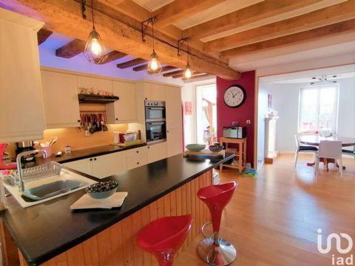 Casa T4 em Saint-Jean-le-Thomas, France N.º 24798