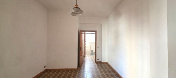 12 rooms Apartment in Vittoria, Italy No. 74505 12